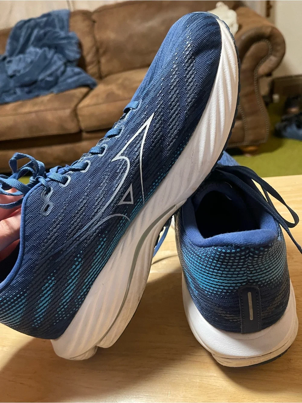 Mizuno Wave Rider 28, Blue/White Men’s Size 13 Running